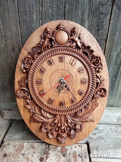 Часы резные со львами