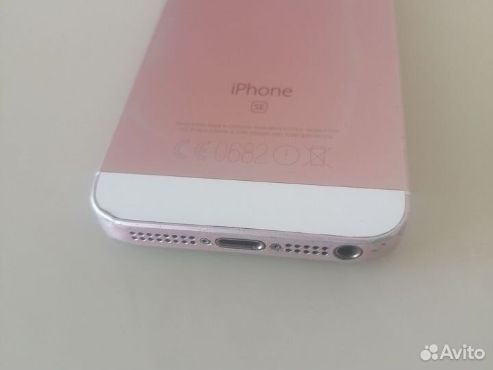 iPhone SE, 32 ГБ