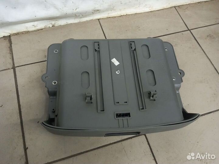 Бардачок, органайзер салона под сиденьем Реззо