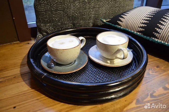 Поднос из ротанга