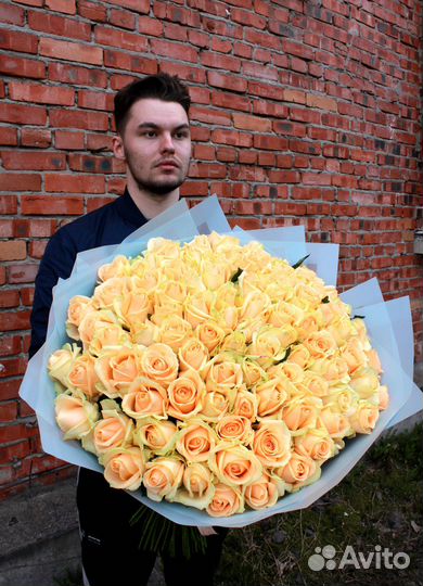 Букет из кремовых роз