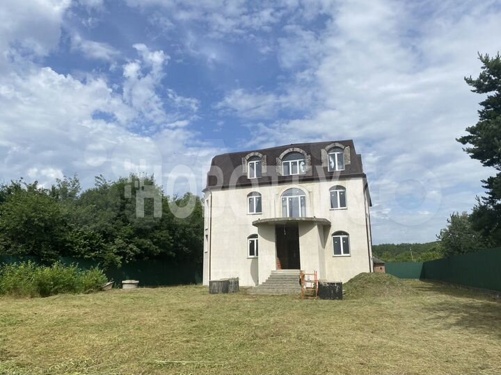 Дом 426,3 м² на участке 23 сот.