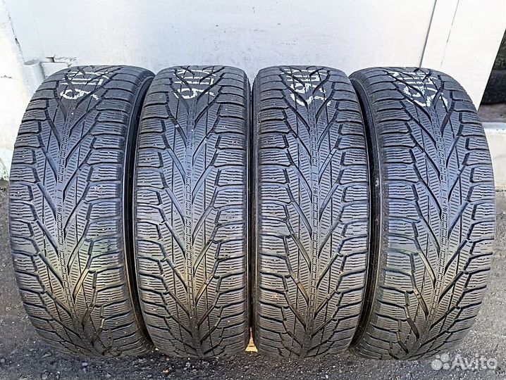 Nokian Tyres Hakkapeliitta R2 SUV 215/65 R16 102R