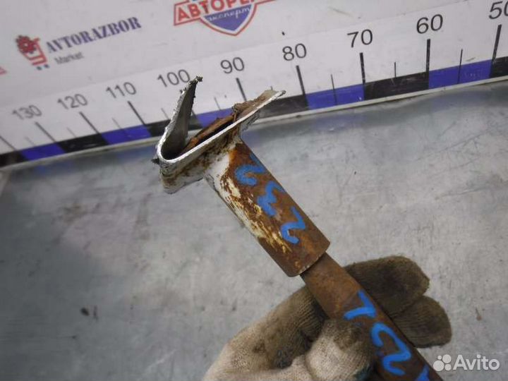 Крюк буксирный Лада Приора 126 2007