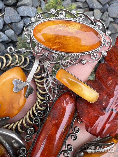 Янтарь природный желток натура брошь,кулон