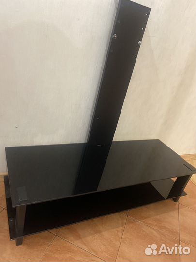 Тумба под телевизор стеклянная