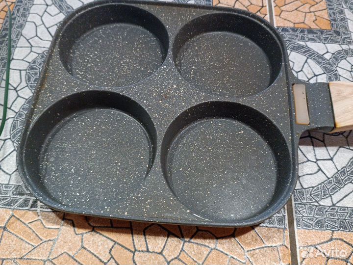 Сковорода тефлоновая