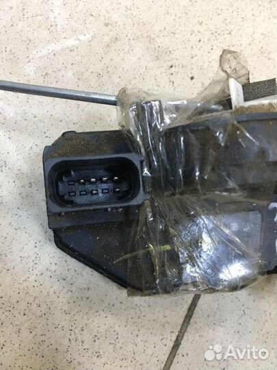 Замок дверной задний правый Opel Astra J