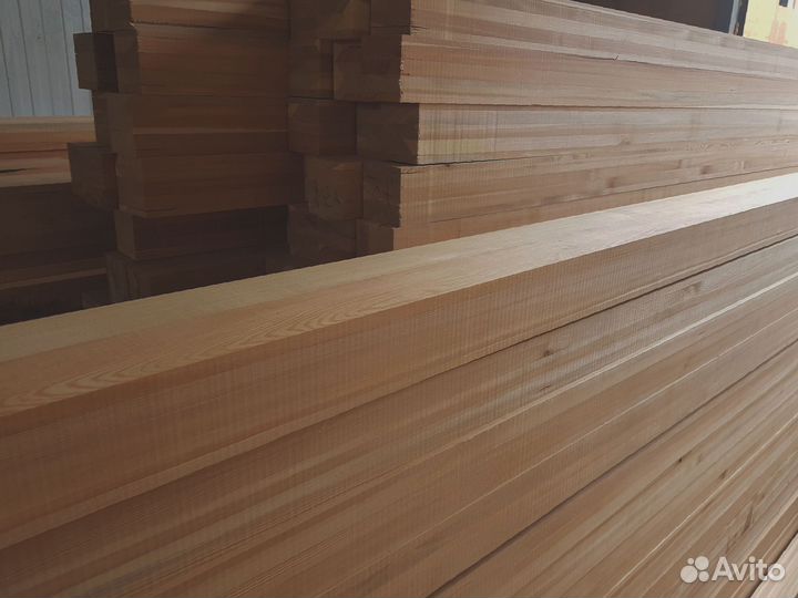 Частные постройки с лиственничным брусом