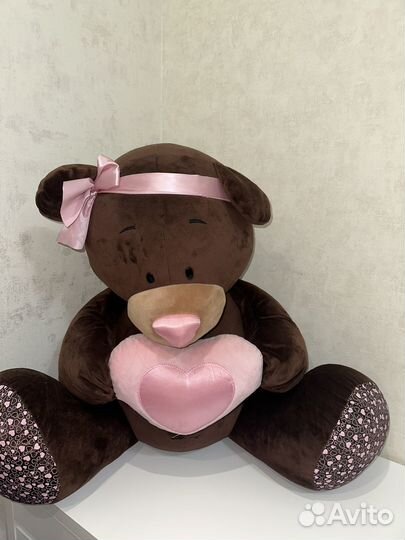 Большой плюшевый мишка