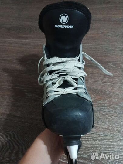 Коньки хоккейные