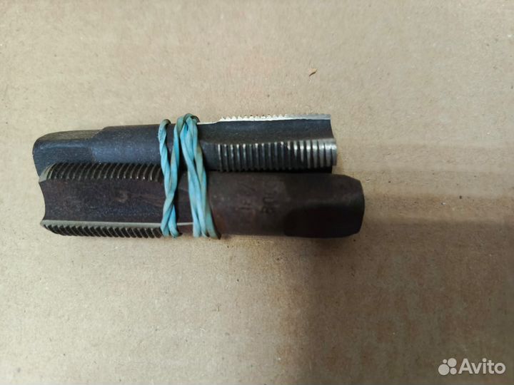 Метчик трубный G 3/8 комплект из 2 шт СССР
