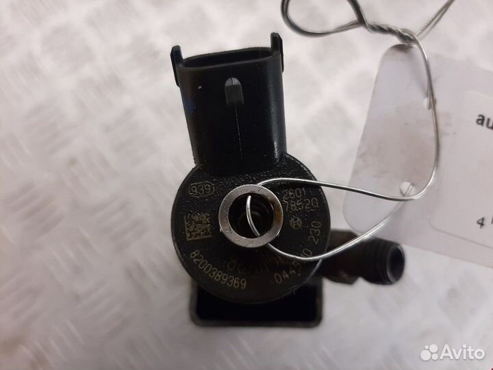 Форсунка Renault Scenic 2 рест. 2007 8200389369