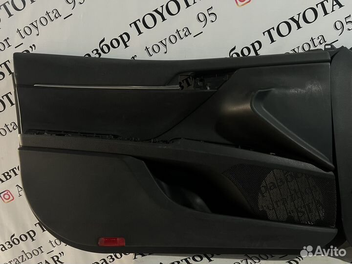 Обшивки двери Toyota Camry V70/V75 оригинал