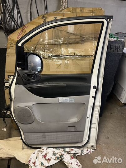 Дверь передняя правая