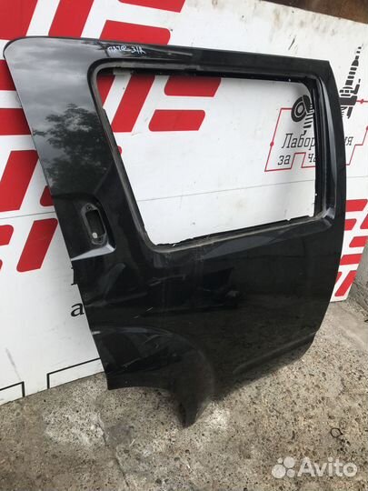 Дверь задняя правая Nissan Pathfinder