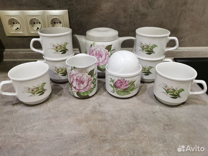 Чайно-кофейный сервиз, чайный сервиз