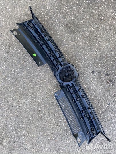 Решетка радиатора Volkswagen Golf VI AJ5 1K9853651