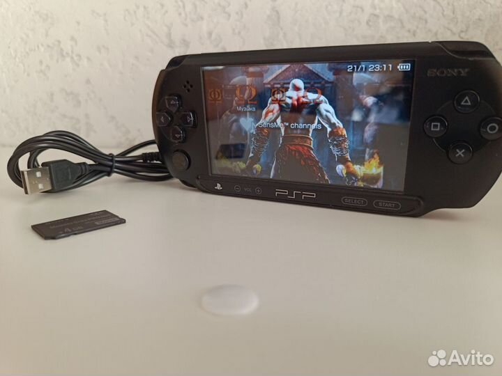 Sony PSP прошитая + 600 игр