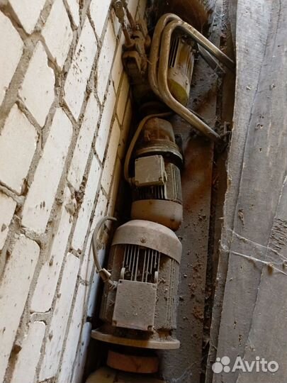 Электродвигатель с редуктором 380