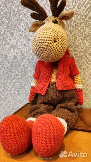 Олень новогодний вязанная игрушка
