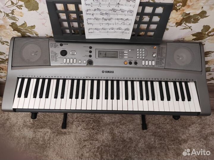 Синтезатор yamaha PSR-R300