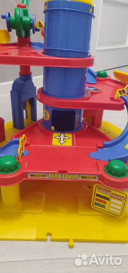 Игрушечная парковка