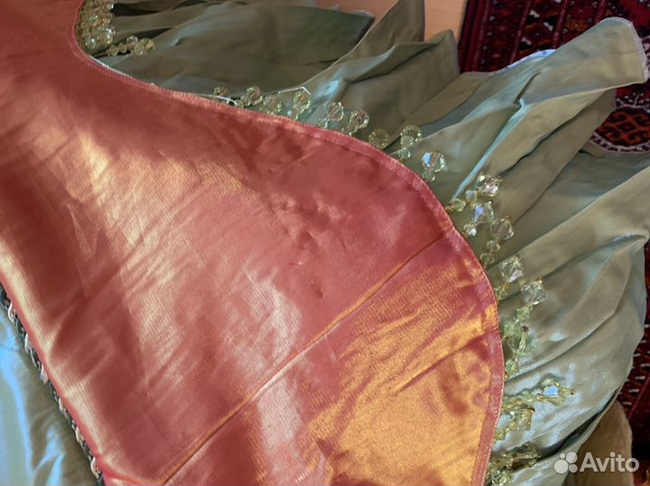 Покрывало и подушки