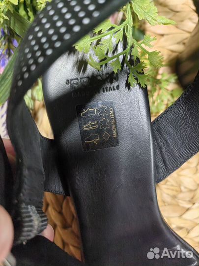 Босоножки женские. Италия