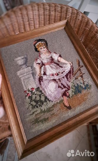 Старинная картина с ручной вышивкой