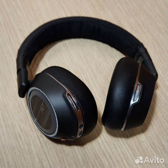 Plantronics Voyager 8200 UC