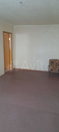 Доля в 2-к. квартире, 42,7 м², 5/5 эт.