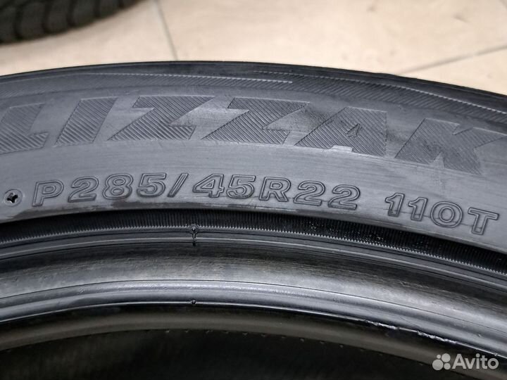 Bridgestone Blizzak DM-V2 285/45 R22 110T