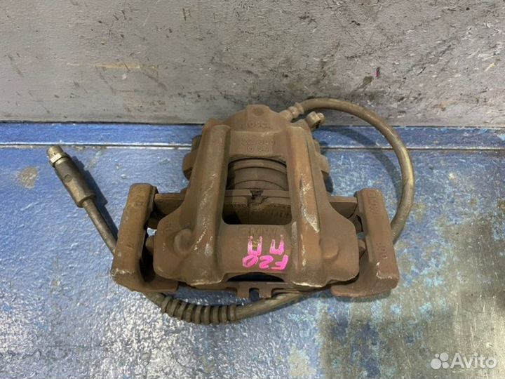 Суппорт передний правый Bmw 1 F20