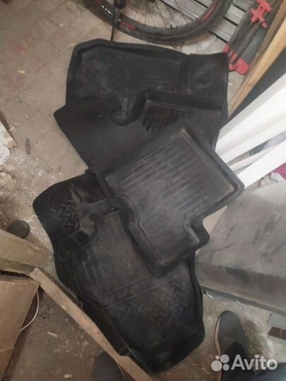 Автомобильные коврики резиновые duster