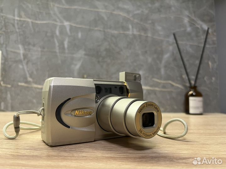 Пленочный Nikon Zoom Lite Touch Zoom 110S AF