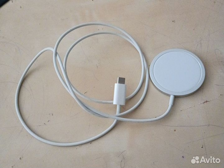 Беспроводная зарядка для iPhone