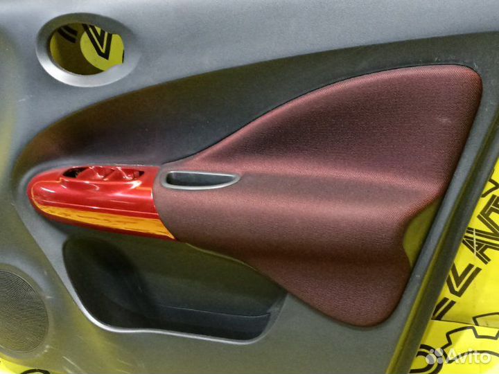 Обшивки дверей комплект Nissan Juke YF15 HR15DE