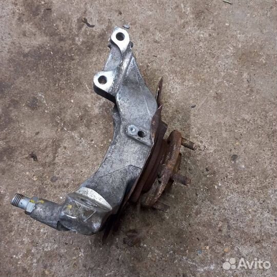 Кулак передний правый Nissan Murano Z51 2008