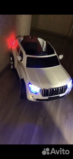 Детский электромобиль