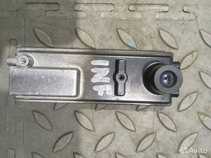 Камера на лобовое стекло (Infiniti QX56)