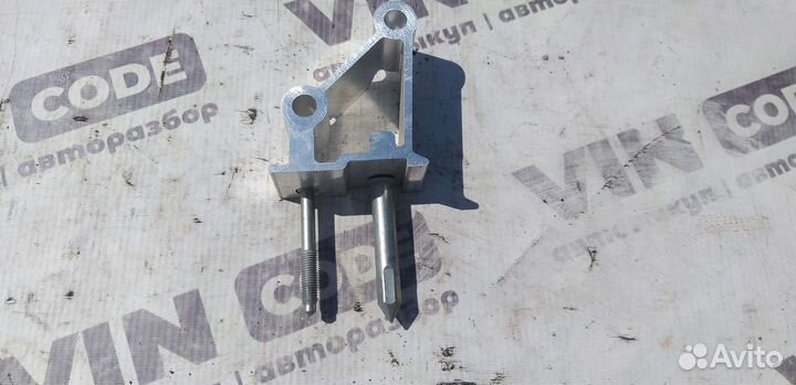 Кронштейн усилителя торпеды Volkswagen Golf 5