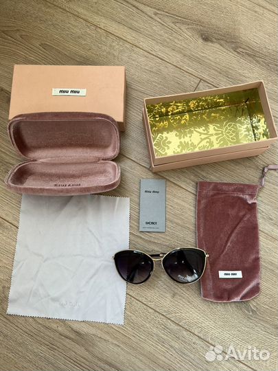 Солнцезащитные очки женские MIU MIU