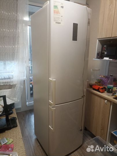 Продам холодильник на запчасти