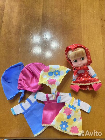 Игрушка Маша с платьями и другие