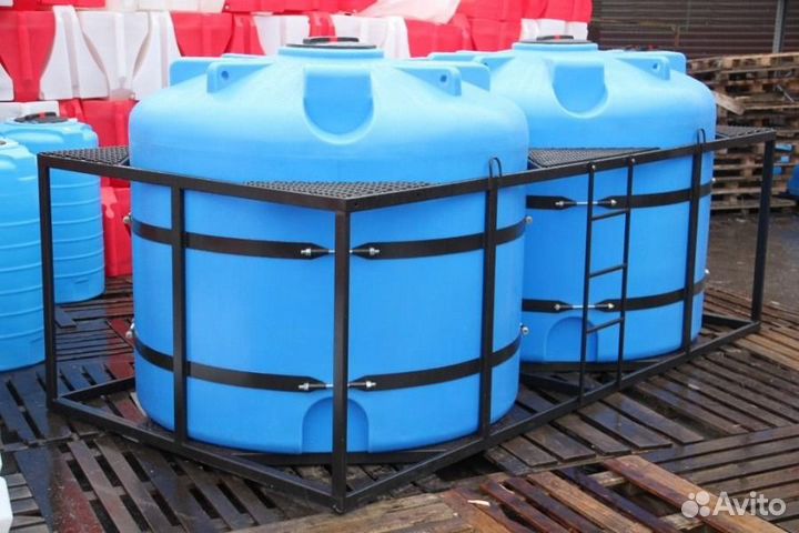 Ёмкость из полиэтилена под удобрения в обрешётке