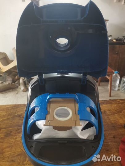 Пылесос Philips 2400 watt