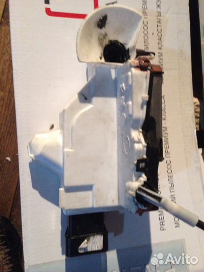 Замок двери правой Peugeot 308