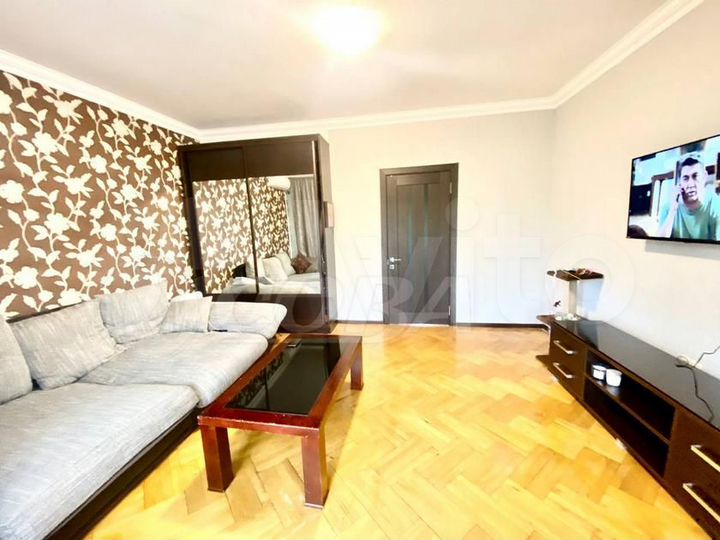 2-к. квартира, 72 м², 4/9 эт.