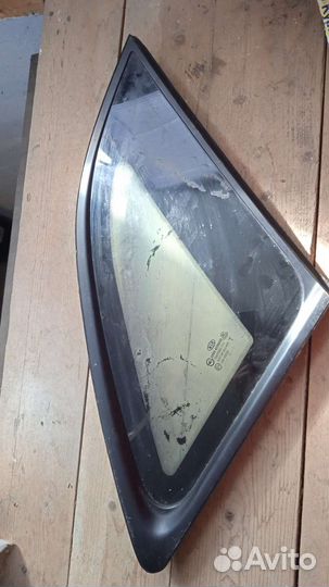 Стекло заднее глухое Rh Kia Sorento 2